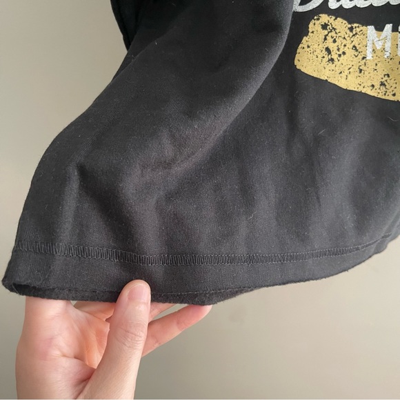 Yellowstone NWT Dutton Ranch Pullover - Picture 6 of 8